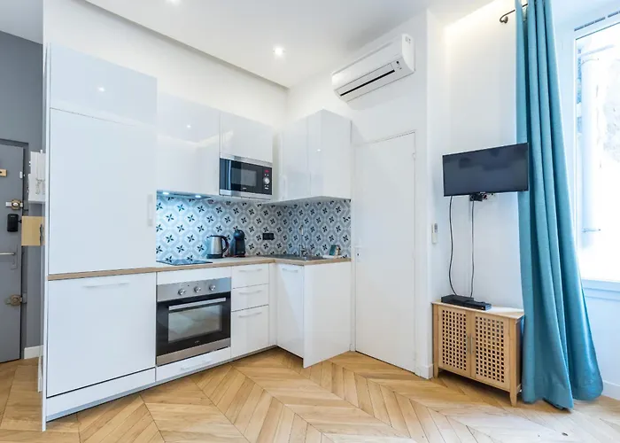 Massena Square - Ultra Central 1 Bdr